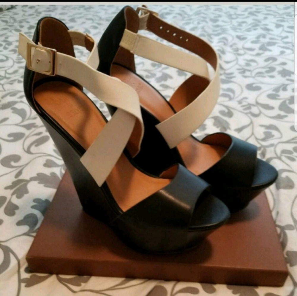 Black and white wedges